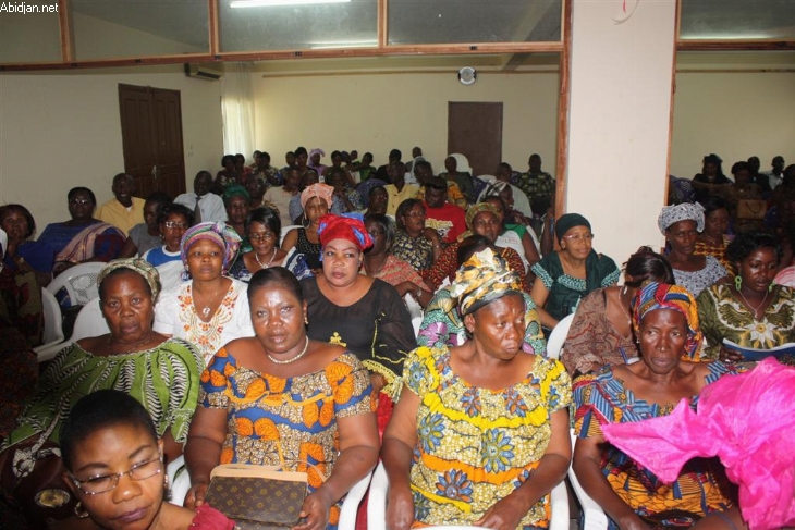 De Montréal à Athènes : s’envoler pour défendre la cause des femmes